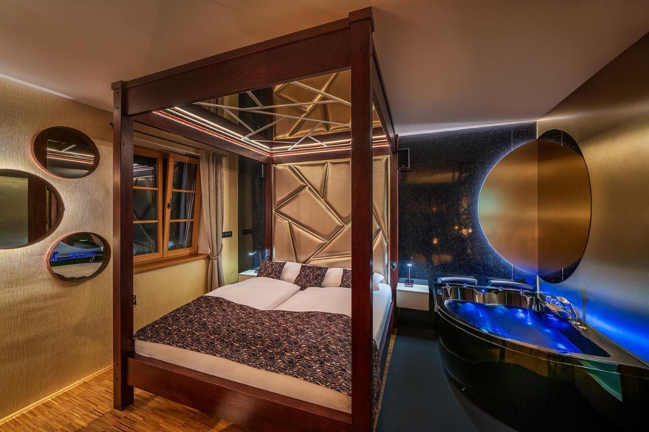 Hotel Bily Jednorozec Třeboň Dış mekan fotoğraf