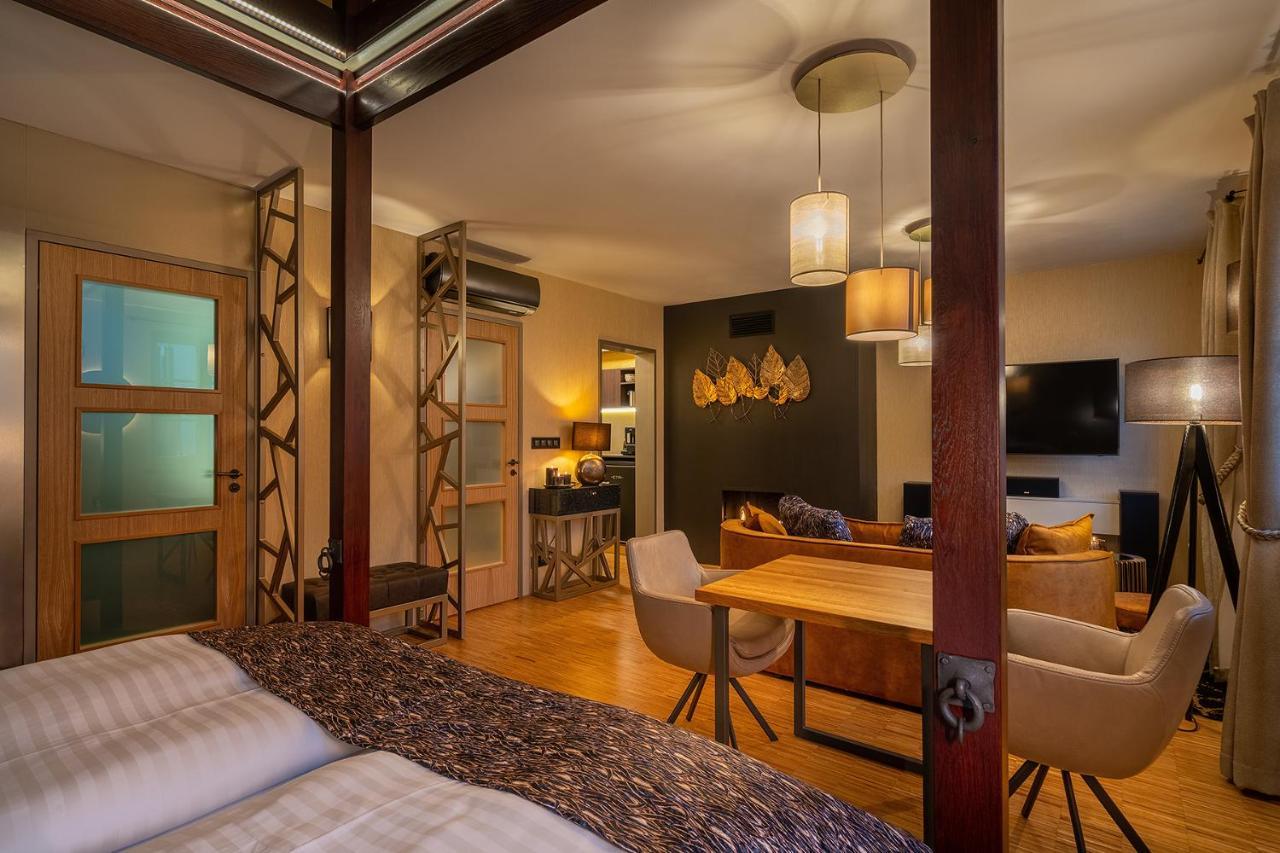 Hotel Bily Jednorozec Třeboň Dış mekan fotoğraf