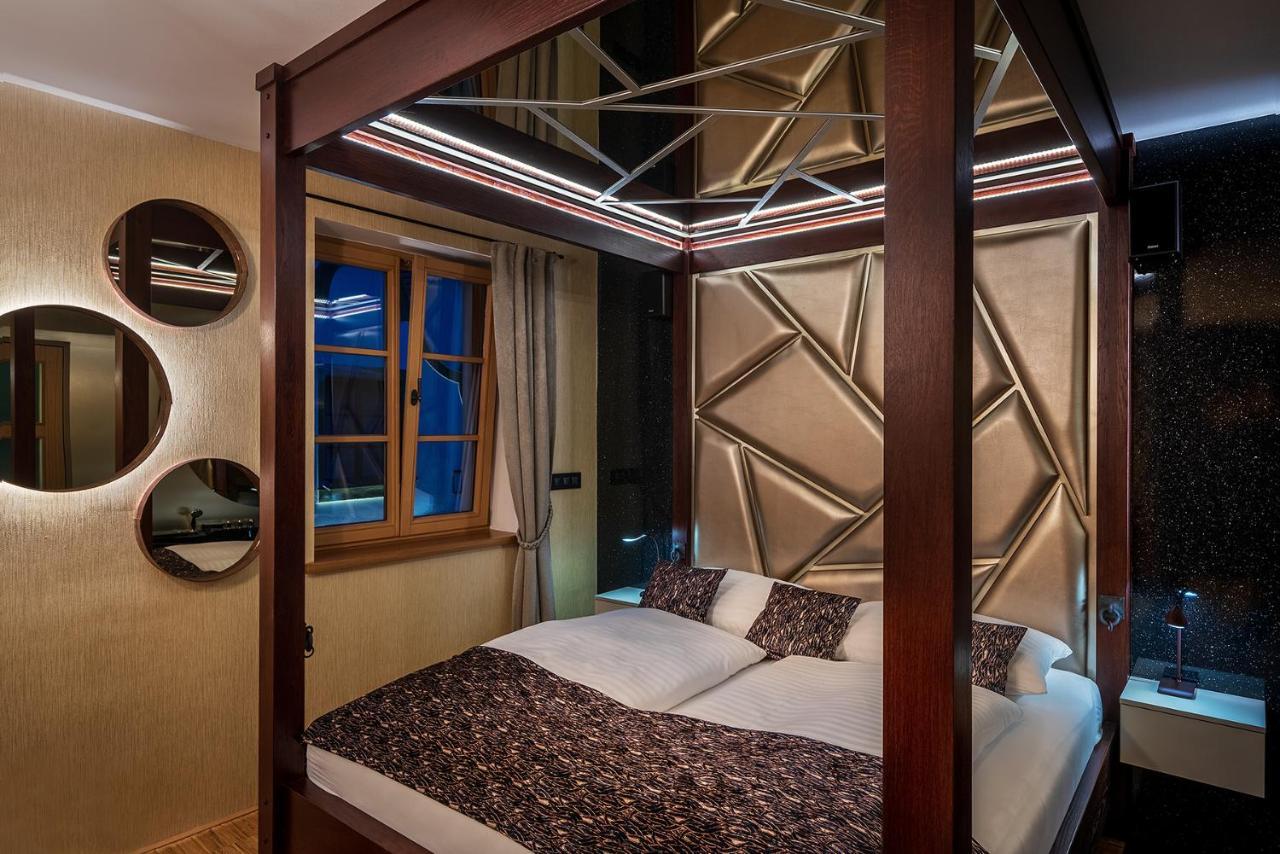 Hotel Bily Jednorozec Třeboň Dış mekan fotoğraf
