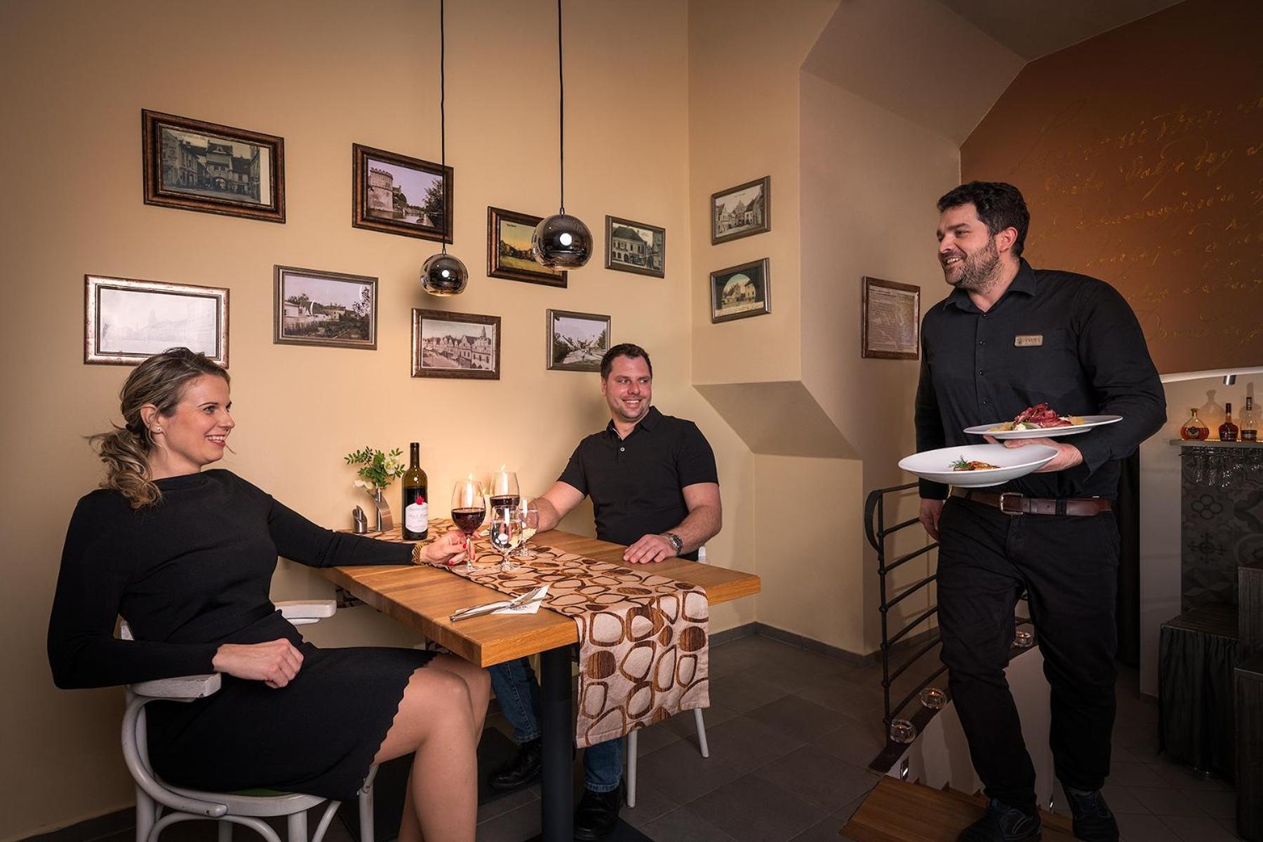 Hotel Bily Jednorozec Třeboň Dış mekan fotoğraf