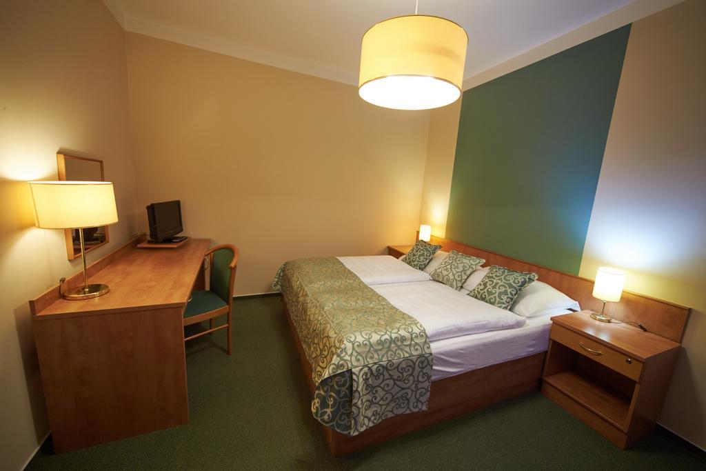 Hotel Bily Jednorozec Třeboň Dış mekan fotoğraf