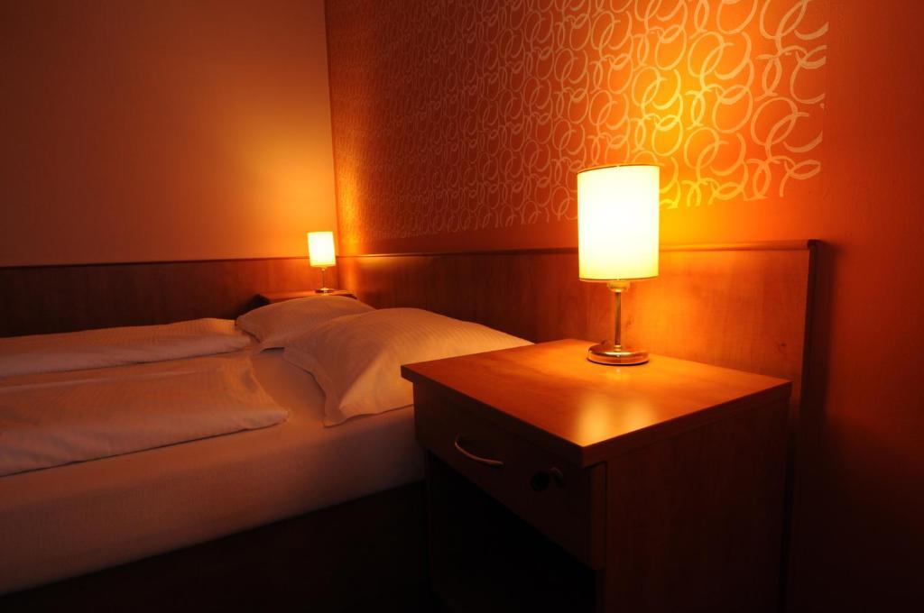 Hotel Bily Jednorozec Třeboň Dış mekan fotoğraf